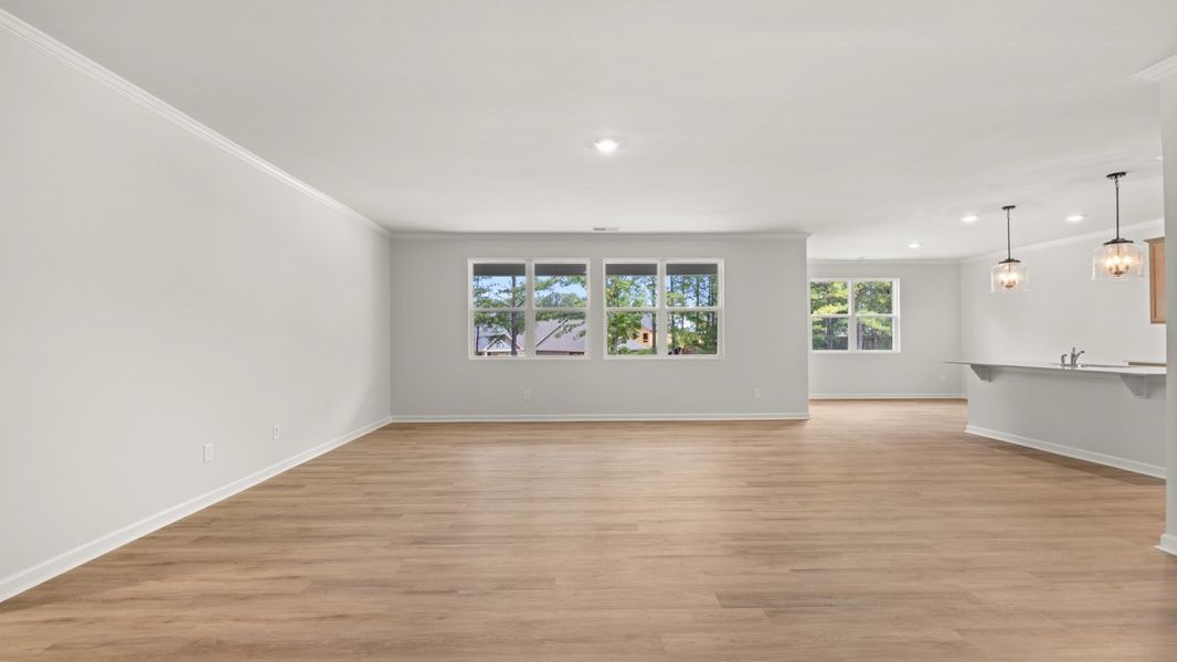 Spacious, unfurnished interior of a new home in Fairway 17 at Mirror Lake, Villa Rica (Image 20).