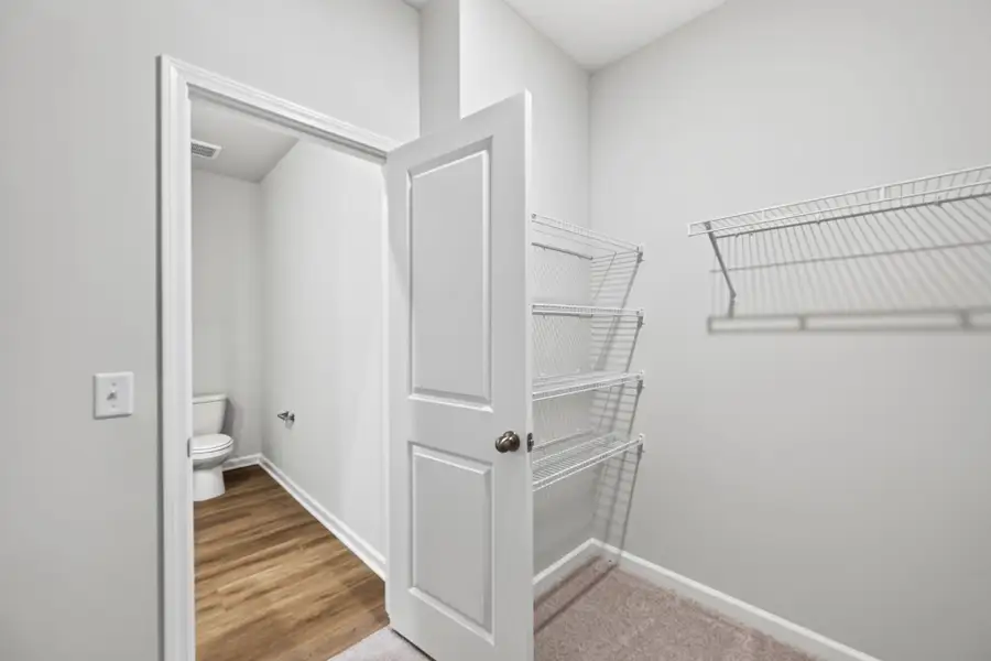 Spacious, unfurnished interior of a new home in Bradford Pointe, Summerville (Image 28).
