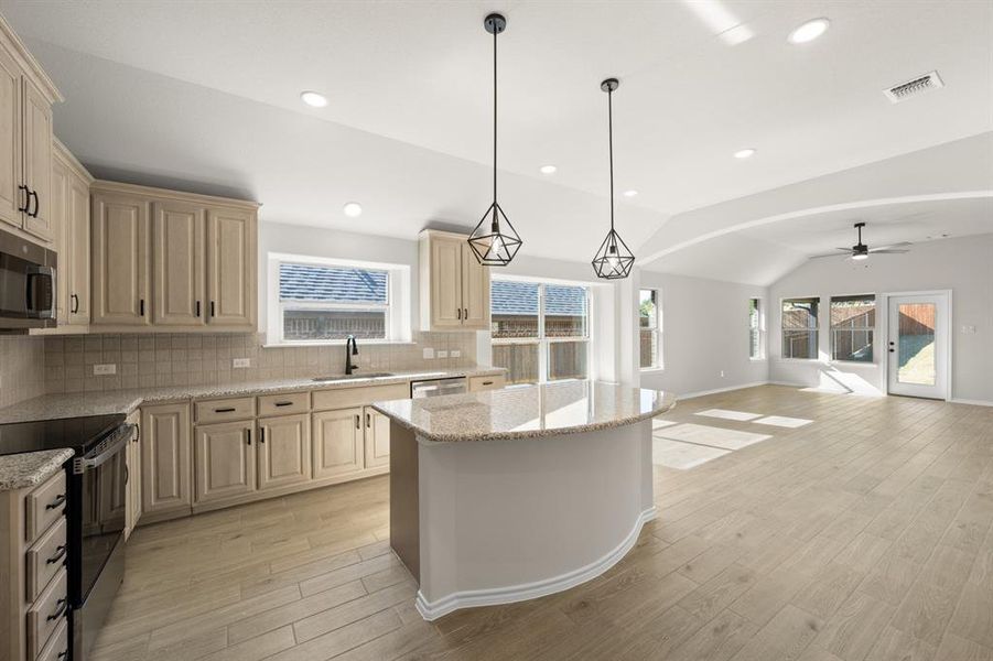 517 Waterford Park- Kitchen-1 517 Waterford Park- Kitchen-1