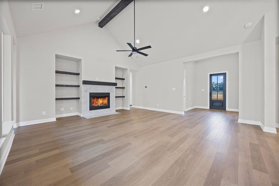 Spacious, unfurnished interior of a new home in Waterfall Ranch - 1 Acre Lots, Waxahachie (Image 23). Spacious, unfurnished interior of a new home in Waterfall Ranch - 1 Acre Lots, Waxahachie (Image 23).