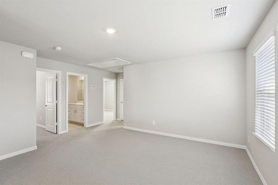Spacious, unfurnished interior of a new home in Simpson Crossing - Spring Series, McKinney (Image 26).