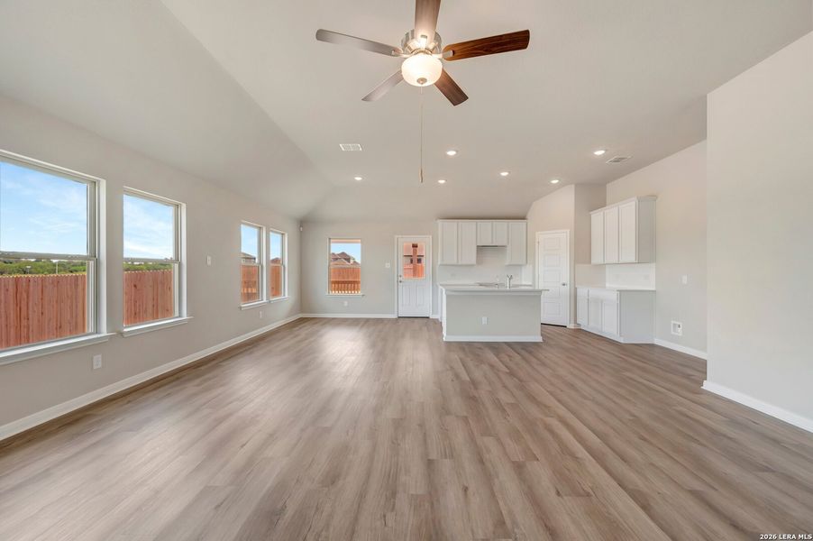 Spacious, unfurnished interior of a new home in Hickory Ridge Estates, Elmendorf (Image 17).