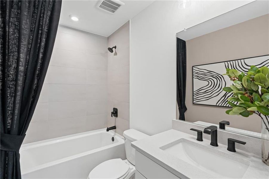 Furnished interior view inside a new home in Traditions of Braselton, Jefferson (Image 12).