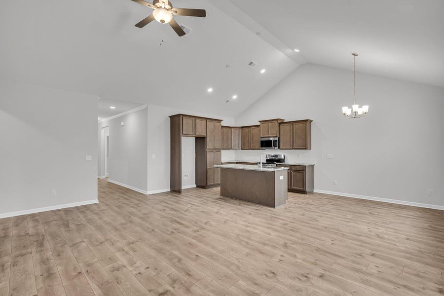 Spacious, unfurnished interior of a new home in High Point at Foxbank, Moncks Corner (Image 17).