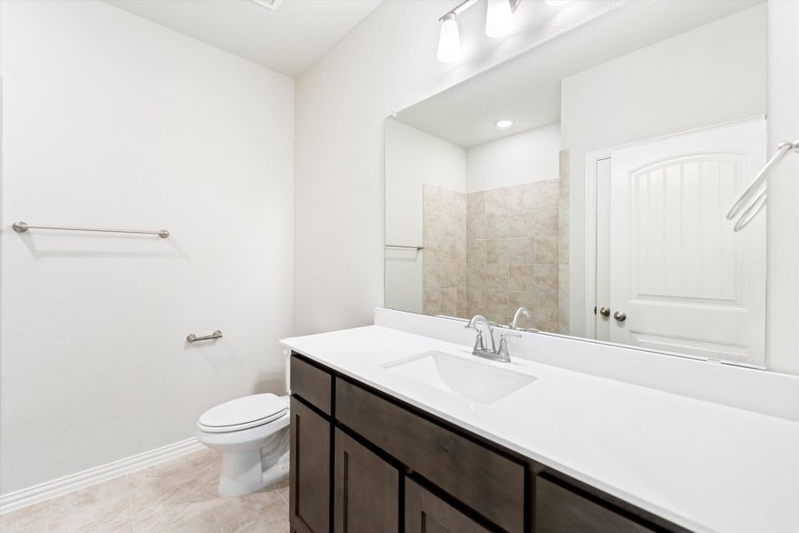 Furnished interior view inside a new home in Waterford Park, Weatherford (Image 14).
