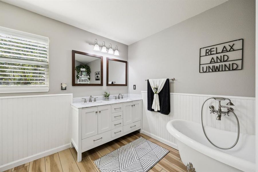 Furnished interior view inside a new home in , Weatherford (Image 13).