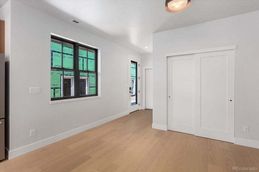 Spacious, unfurnished interior of a new home in , Salida (Image 21).