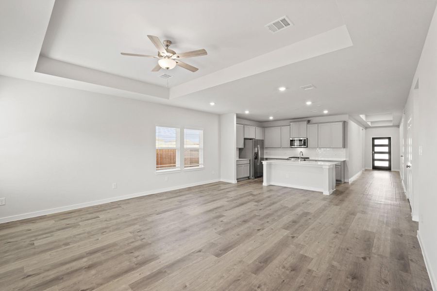 Spacious, unfurnished interior of a new home in Sunterra, Katy (Image 19). Spacious, unfurnished interior of a new home in Sunterra, Katy (Image 19).