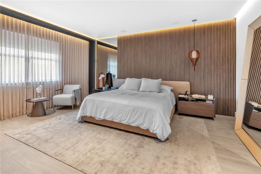 Furnished interior view inside a new home in , Miramar (Image 39).