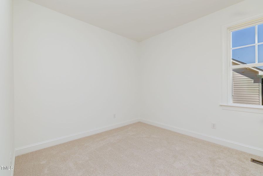 9-web-or-mls-127-Nutbush-9