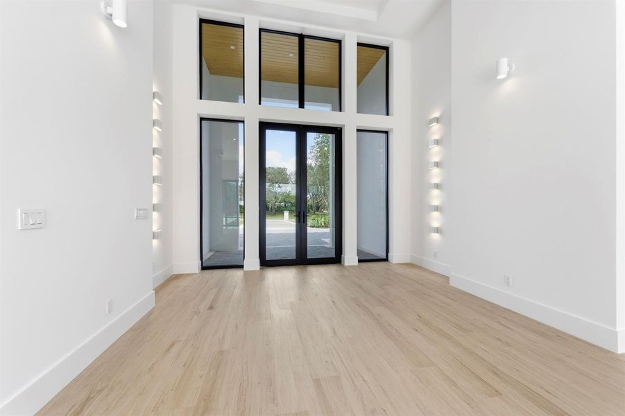 FOYER FOYER