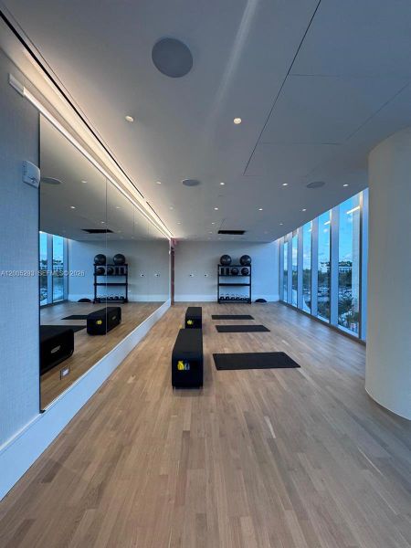 Community amenities in , Miami (Image 9).