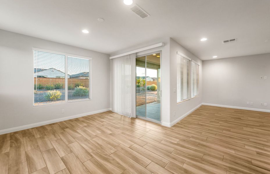 Spacious, unfurnished interior of a new home in Sun City Festival, Buckeye (Image 25).