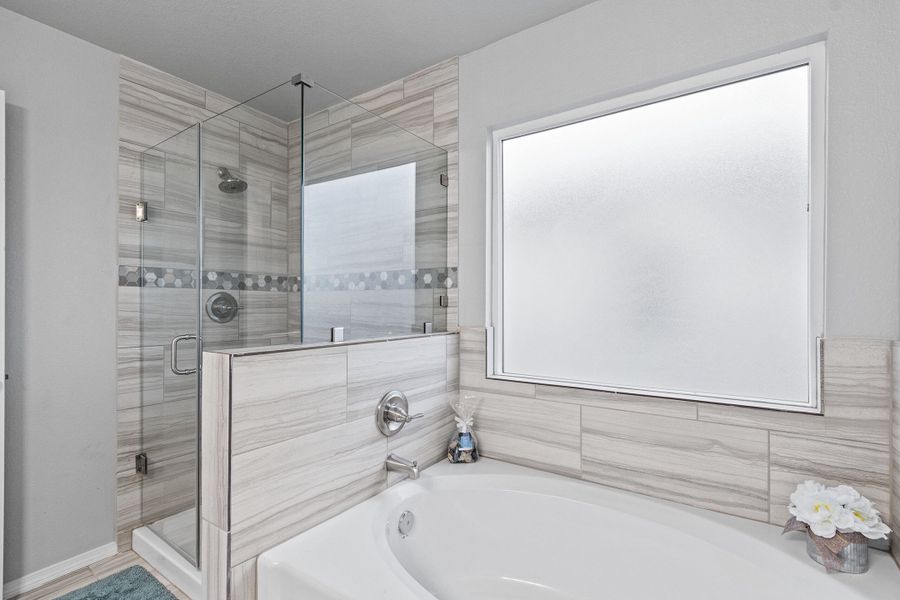 Representative furnished interior of a home built from the The Bellagio – 425SSC3CG by Saratoga Homes in Crossland, El Paso (Image 13).