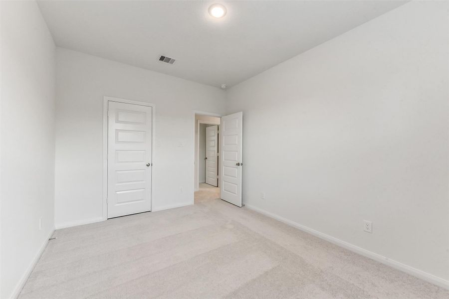 Spacious, unfurnished interior of a new home in , Houston (Image 31).
