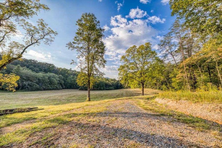 Natural landscape and outdoor views near in Blue Ridge (Image 60). Natural landscape and outdoor views near in Blue Ridge (Image 60).