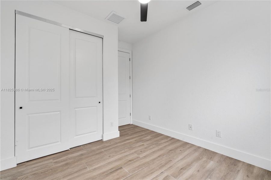 Spacious, unfurnished interior of a new home in , Port Charlotte (Image 16).