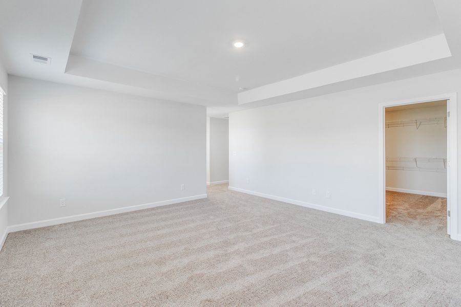 Spacious, unfurnished interior of a new home in Hendrix Farms, Lexington (Image 29).