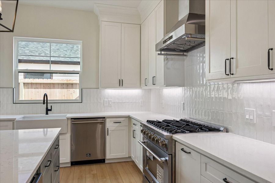 Furnished interior view inside a new home in , Santa Fe (Image 15).