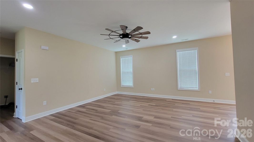 Spacious, unfurnished interior of a new home in , Gold Hill (Image 31).
