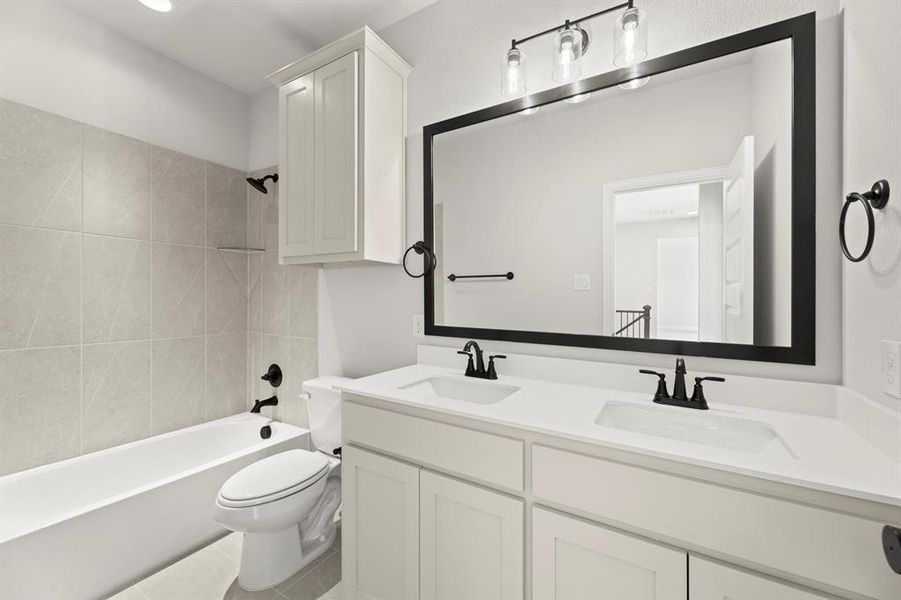 25. 2122 Clairmont - 3RD Bath 25. 2122 Clairmont - 3RD Bath