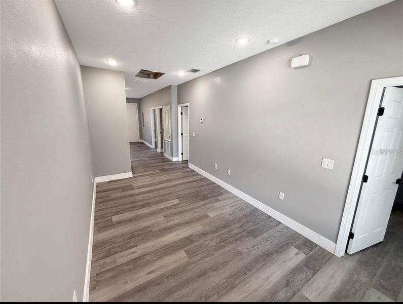 Spacious, unfurnished interior of a new home in , Lake Wales (Image 14).