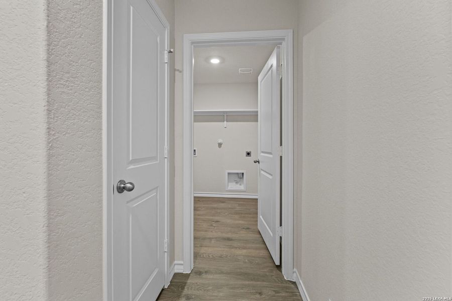 Spacious, unfurnished interior of a new home in Brookstone Creek, San Antonio (Image 8).