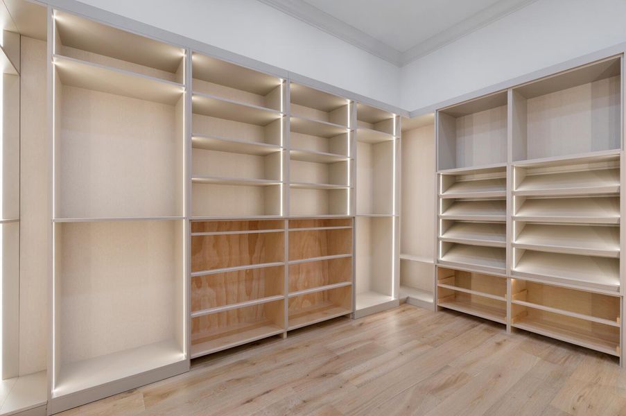 Spacious, unfurnished interior of a new home in , Palm Beach Gardens (Image 34).