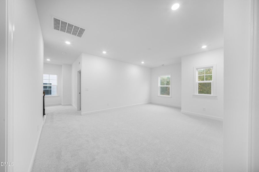 SUN_Stoneriver_Pic_LandrumIII-07