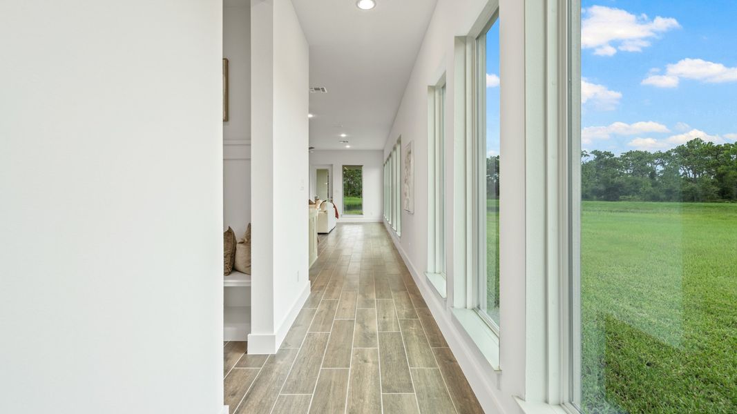 Image 12 representing the 2262F by Perry Homes in Mandarin Grove, Palmetto, FL.