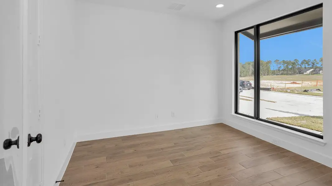 Spacious, unfurnished interior of a new home in Escondido 80', Magnolia (Image 10). Spacious, unfurnished interior of a new home in Escondido 80', Magnolia (Image 10).