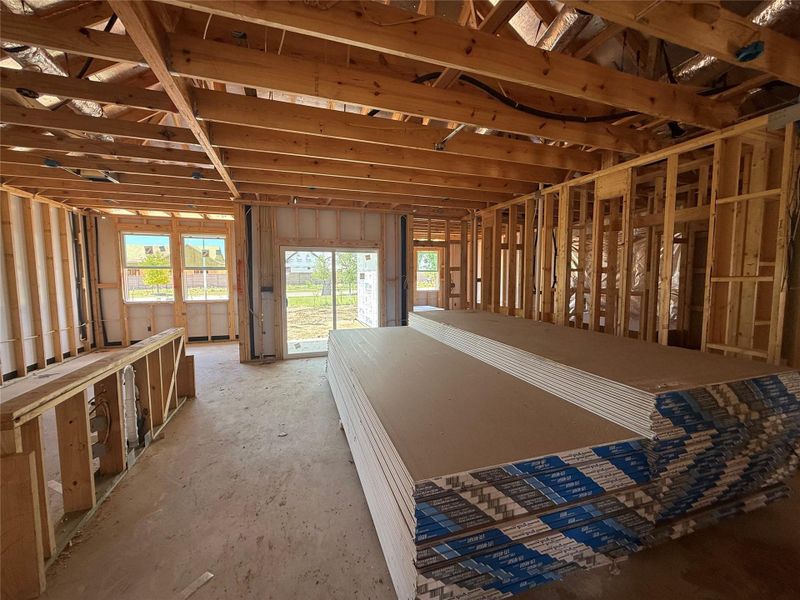 Spacious, unfurnished interior of a new home in Berry Creek Highlands, Georgetown (Image 27).