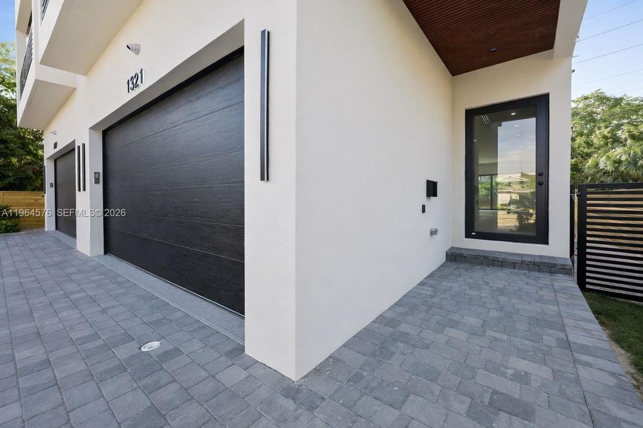 Exterior details and patio area of a home in , Fort Lauderdale (Image 14). Exterior details and patio area of a home in , Fort Lauderdale (Image 14).