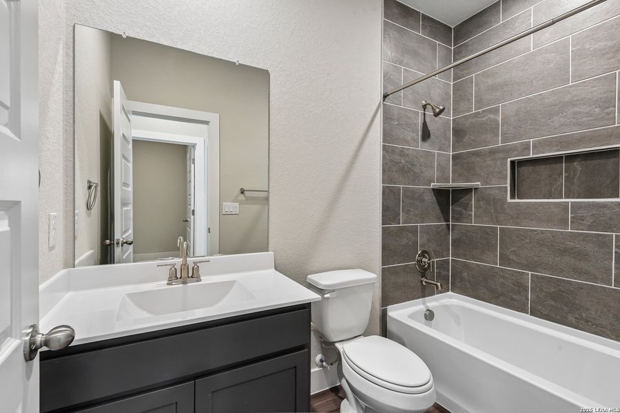 Furnished interior view inside a new home in Weltner Farms 60’s, New Braunfels (Image 4).