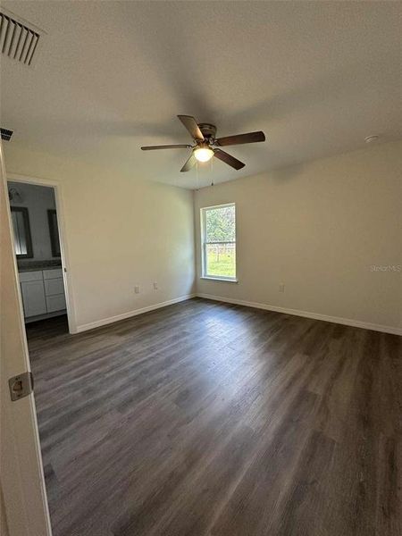 Spacious, unfurnished interior of a new home in , Summerfield (Image 12).