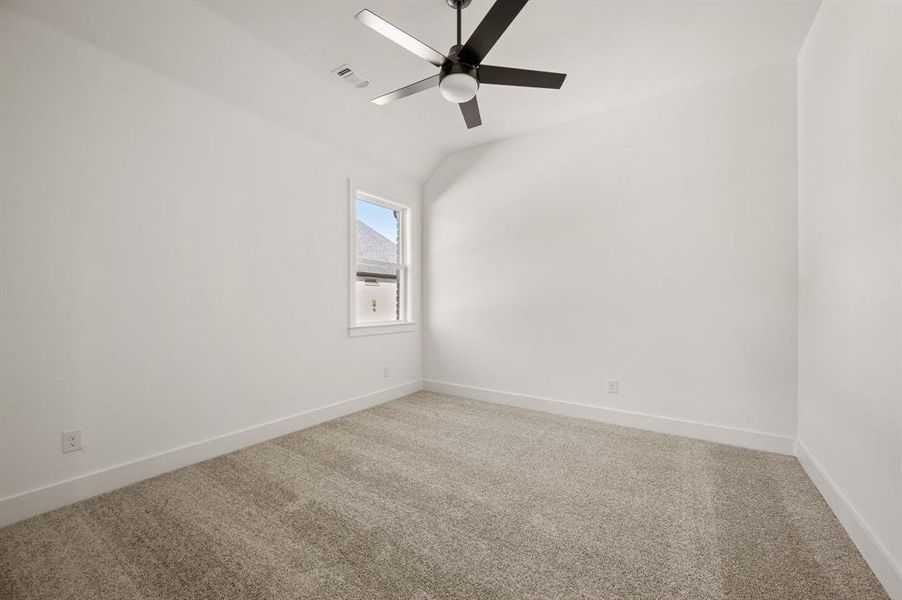 Spacious, unfurnished interior of a new home in NorthGlen, Haslet (Image 20).