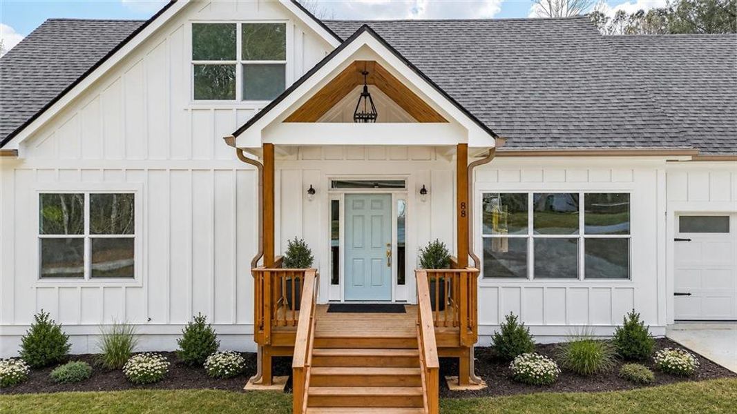 Exterior details and patio area of a home in , Rockmart (Image 4).