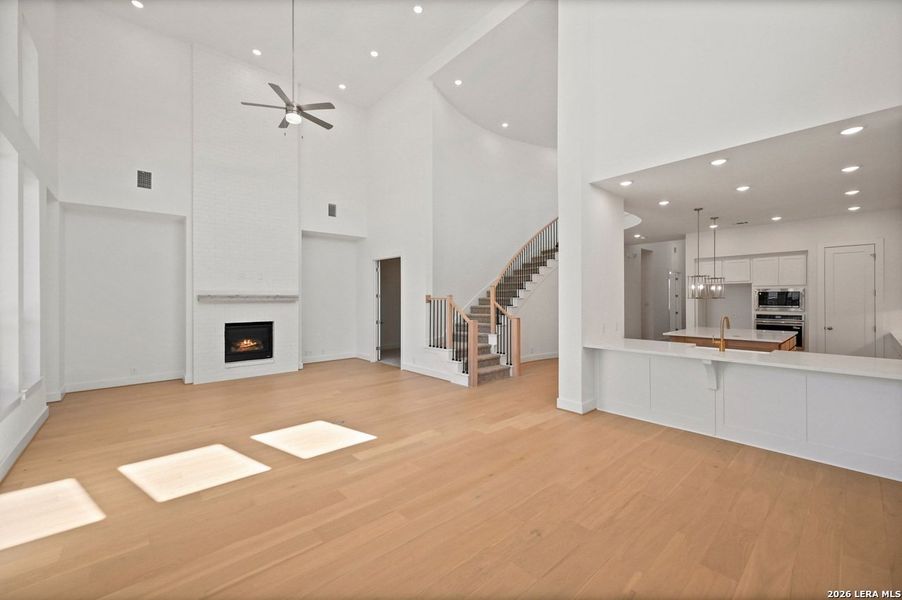 Spacious, unfurnished interior of a new home in Davis Ranch, San Antonio (Image 12).