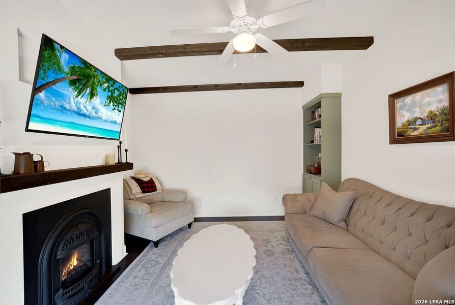 Furnished interior view inside a new home in , Bandera (Image 33).