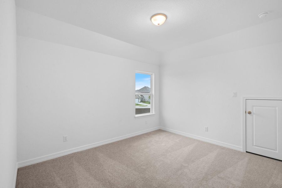 Spacious, unfurnished interior of a new home in Westland Ranch, League City (Image 4).