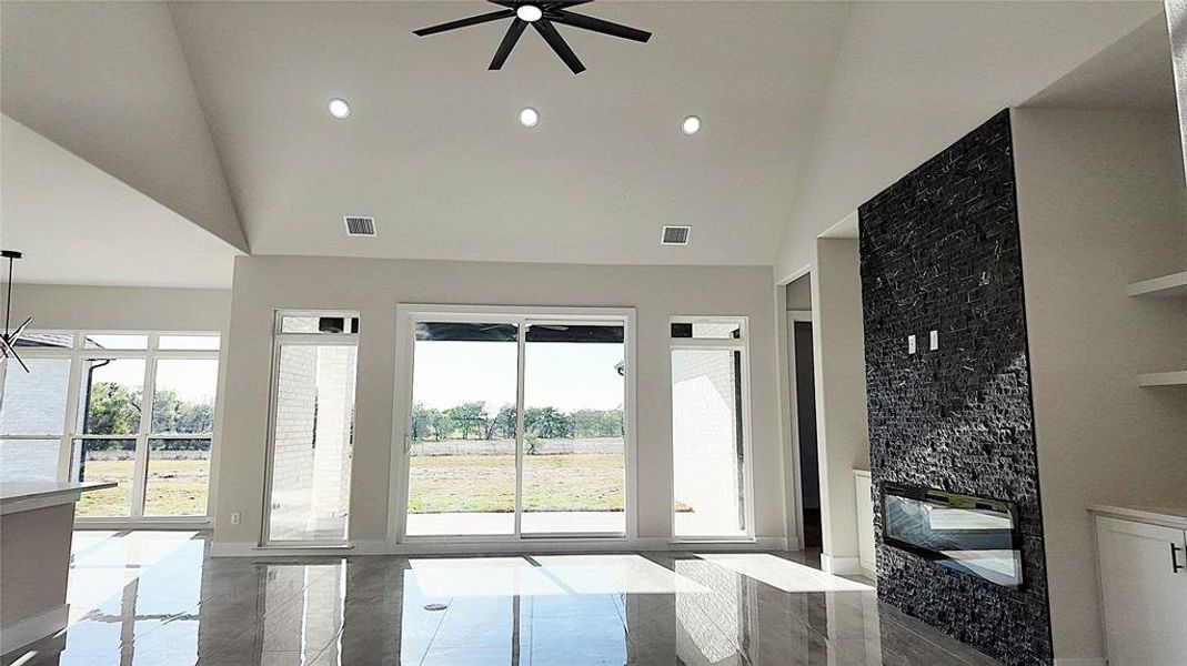 Spacious, unfurnished interior of a new home in , Union Valley (Image 19).