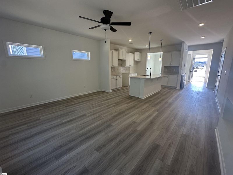 Spacious, unfurnished interior of a new home in Shiloh Trail, Wellford (Image 39).