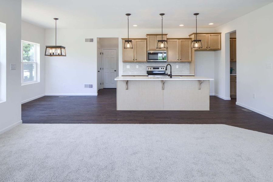 Classic Kitchen and Breakfast Area