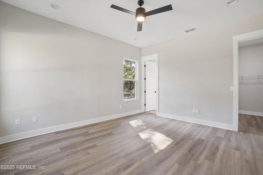 Spacious, unfurnished interior of a new home in , Jacksonville (Image 19).