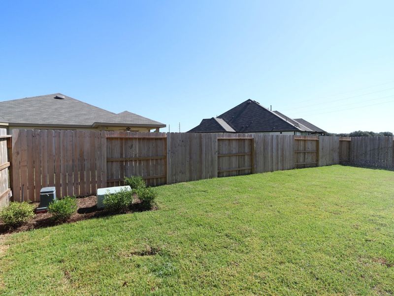 Exterior details and patio area of a home in Miller's Pond, Rosenberg (Image 16). Exterior details and patio area of a home in Miller's Pond, Rosenberg (Image 16).