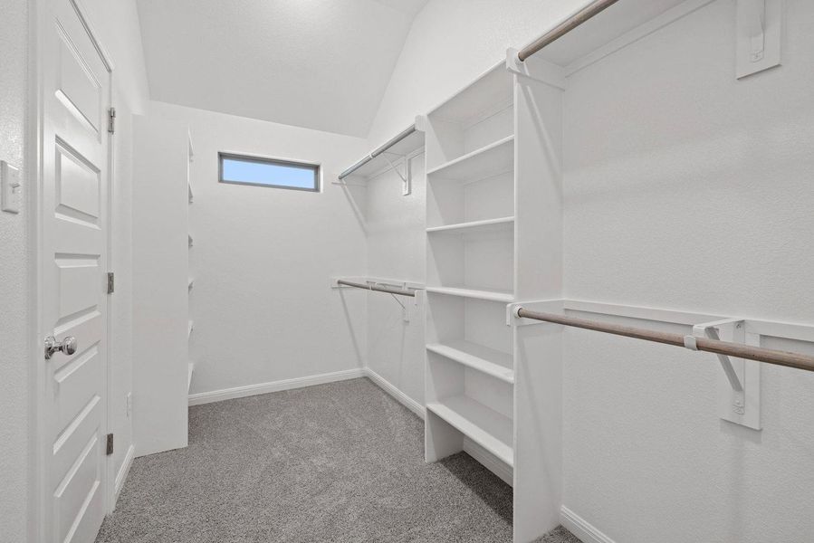 Spacious, unfurnished interior of a new home in Trinity Ranch, Elgin (Image 25).