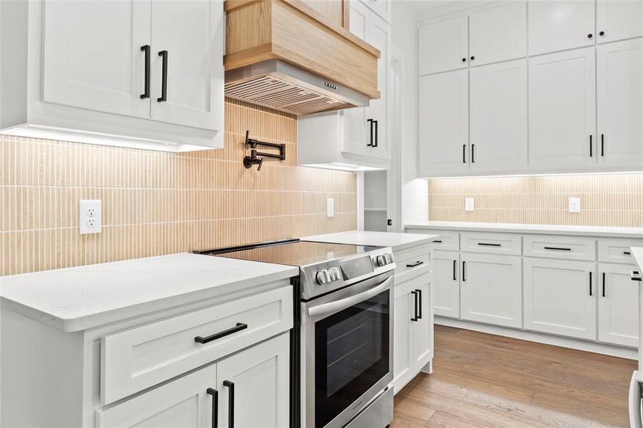 Furnished interior view inside a new home in , West Tawakoni (Image 7).