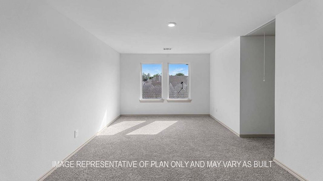 Representative unfurnished interior of a home built from the Midland by D.R. Horton in Springwood, Beaumont (Image 27).