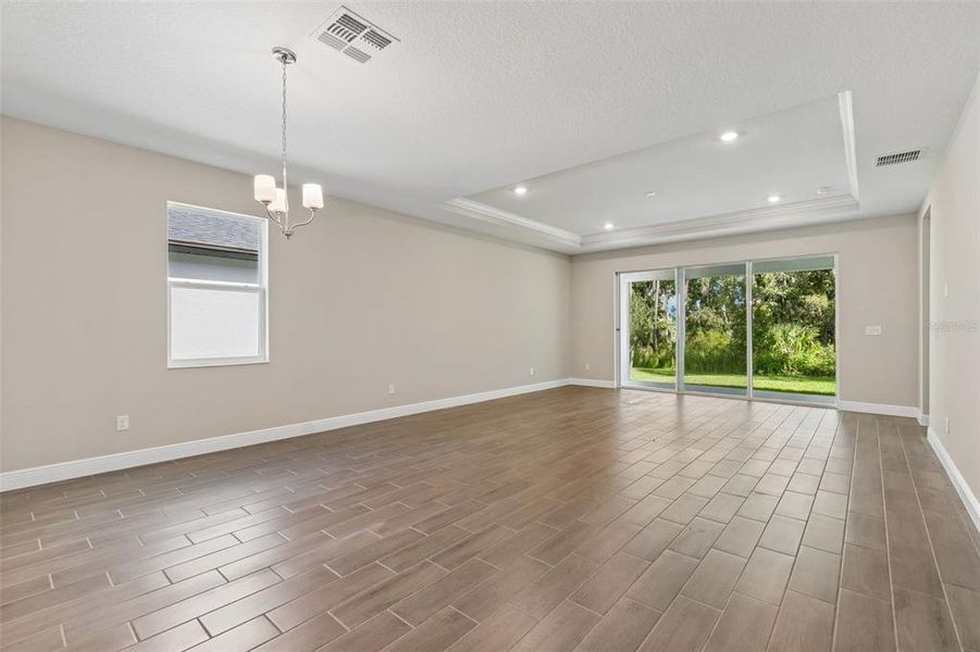 Spacious, unfurnished interior of a new home in Southern Hills Plantation, Brooksville (Image 12).