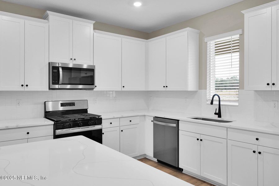 Furnished interior view inside a new home in Jennings Farm, Middleburg (Image 12).
